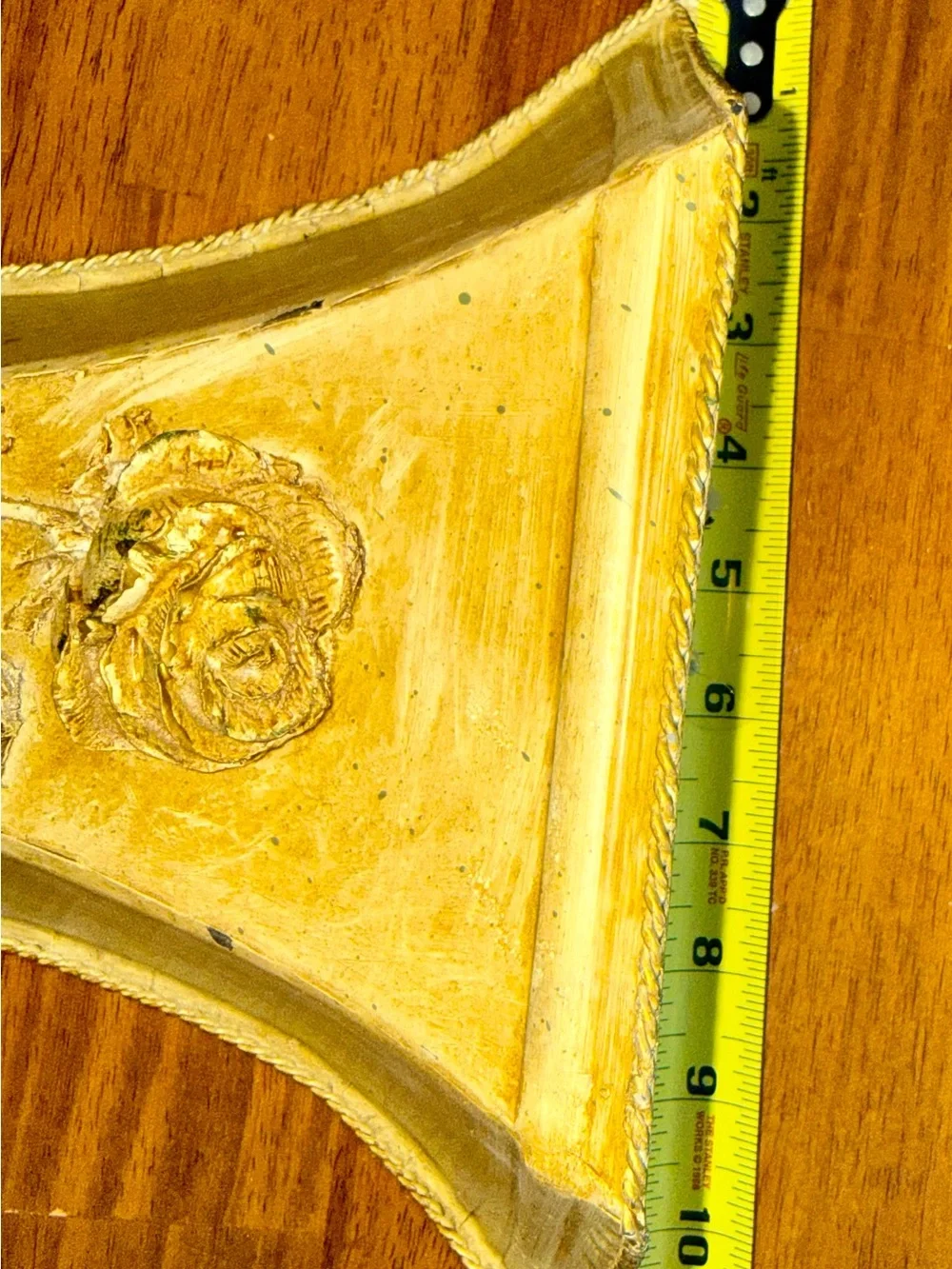 Vintage Floral Wall Pocket Gold Tone Resin Wall Vase 10